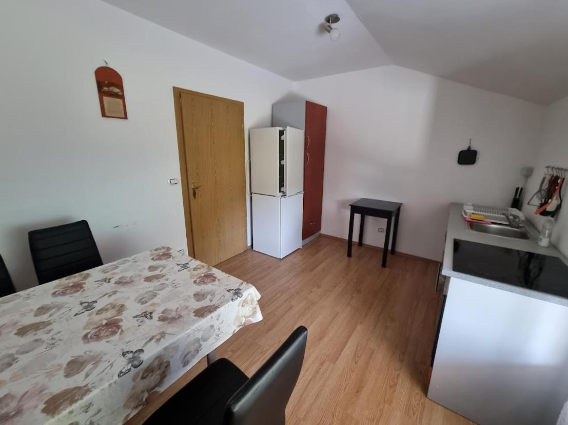 Apartma Patricija - Big Apartment For 6 Tolmin Exterior foto